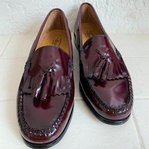 Weejuns Tassel Loafer, Genuine Leather in Wine/Burgundy - Size 7